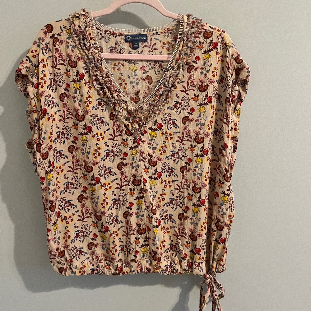 Democracy Short Sleeve Floral Blouse